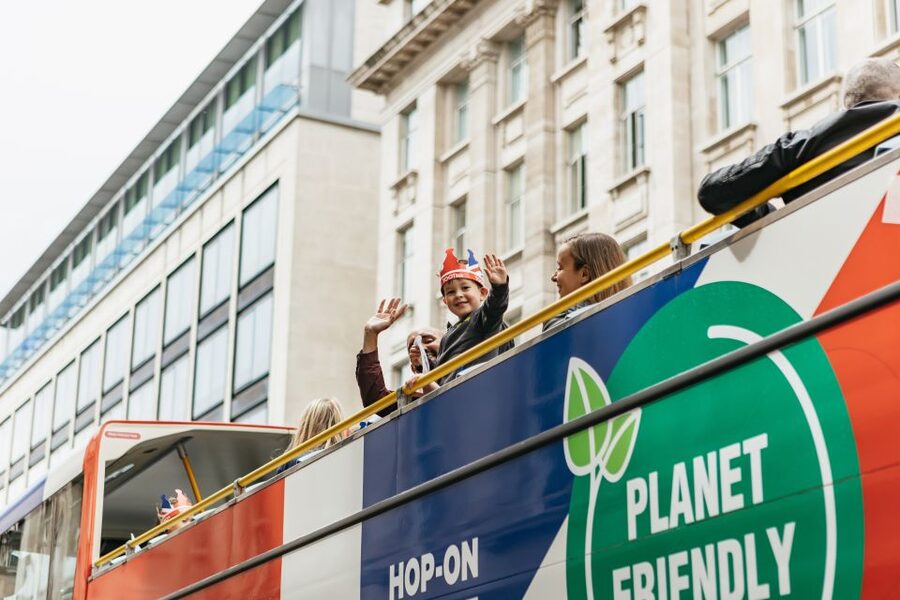 London: Children's Open Top Bus Tour - Downing Street and the final return