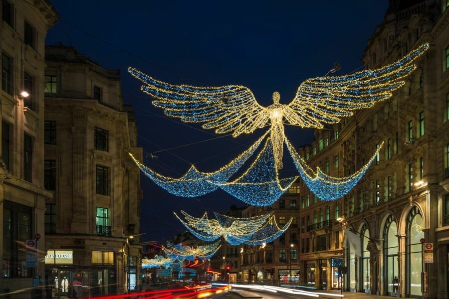 London: Christmas Eve City Tour with Dinner & Midnight Mass - Key points to know before booking