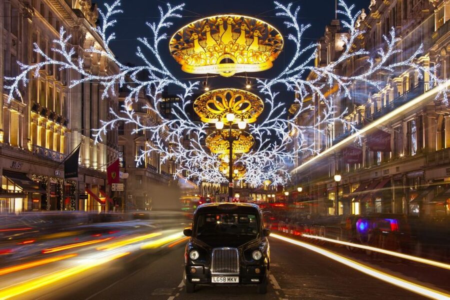 London: Christmas Eve City Tour with Dinner & Midnight Mass - A three-course Christmas dinner in Covent Garden