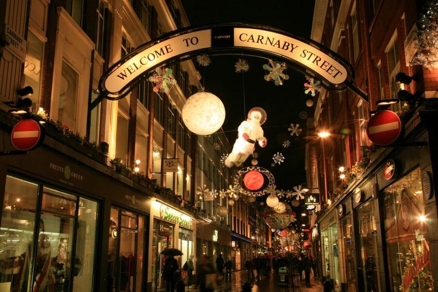 London: Christmas Eve City Tour with Dinner & Midnight Mass - London’s lights from Westminster to the Tower