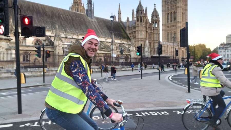 London Christmas Lights Bike Tour - What the guides add to the evening