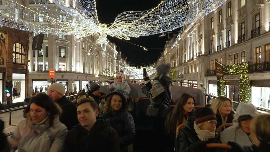 London: Christmas Lights Nighttime Bus Tour with Live Guide - Traffic, timing, and the tour’s real pace