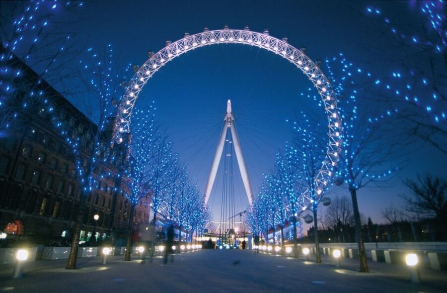 London: Christmas Lights Nighttime Bus Tour with Live Guide - Piccadilly Circus, the Strand, and Aldwych
