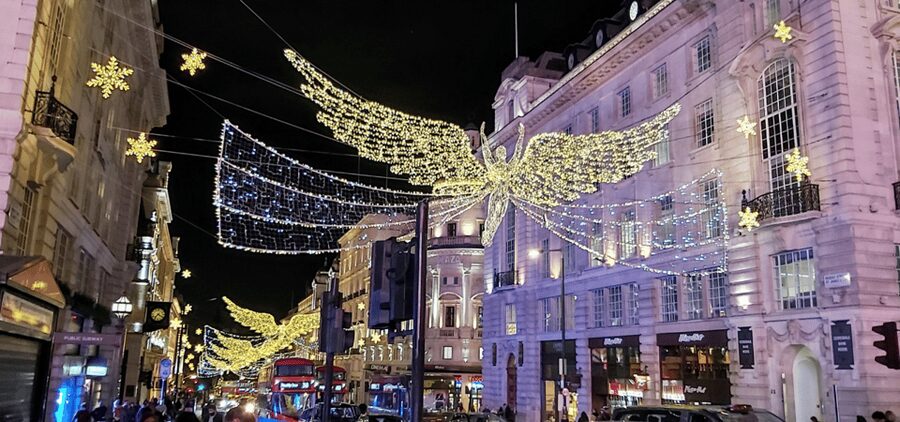 London: Christmas Lights Self Guided Walking Tour - Seven Dials and St Martin’s Courtyard