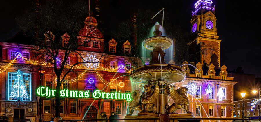 London: Christmas Lights Self Guided Walking Tour - Trafalgar Square and the enormous Christmas tree