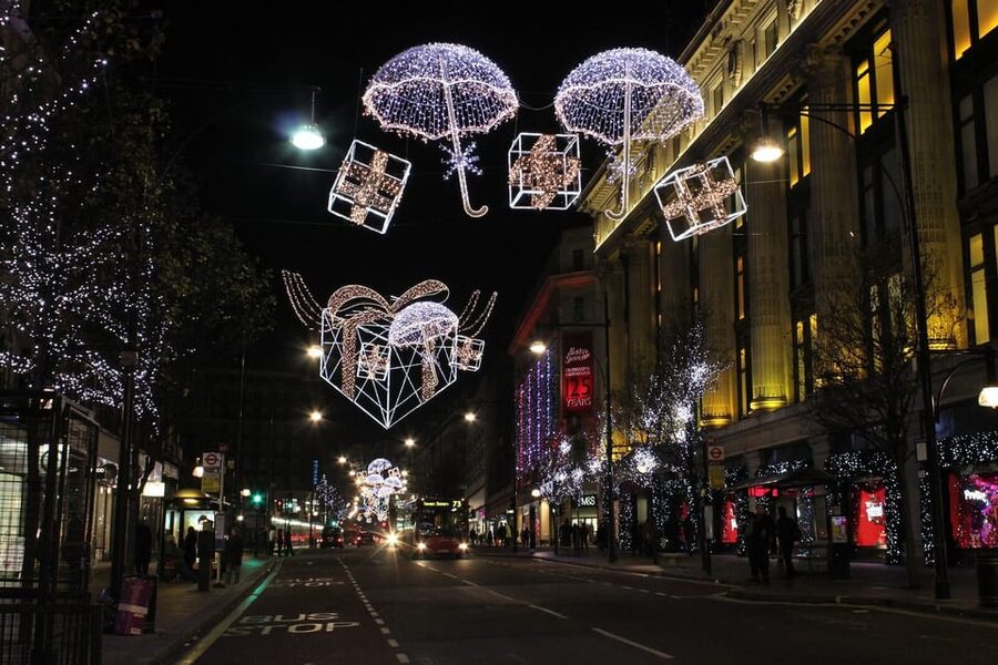 London: Christmas Lights Tour by Vintage Double-Decker Bus - Riding a vintage double-decker through central London