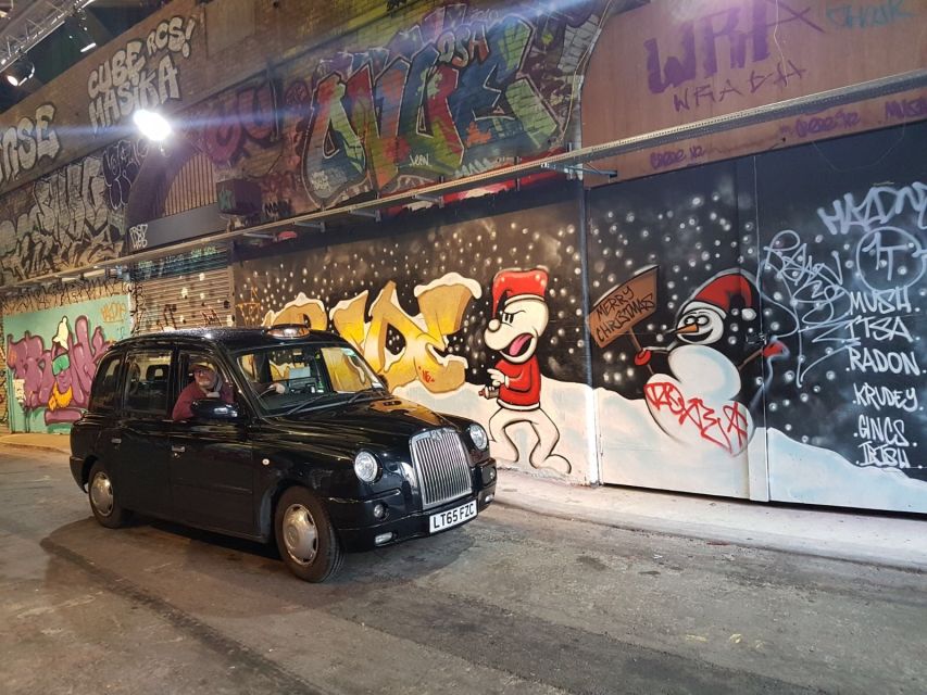 London: Christmas Lights Tour in a Black Cab - A flexible way to see more than you could alone
