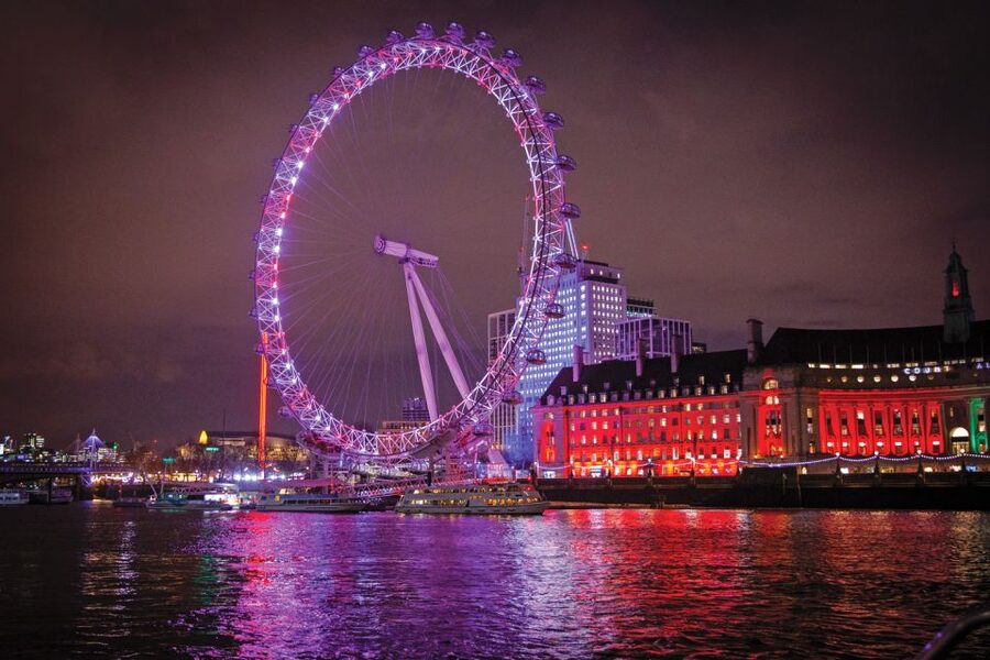London: Christmas Party Dinner Cruise - Setting off from Tower Pier