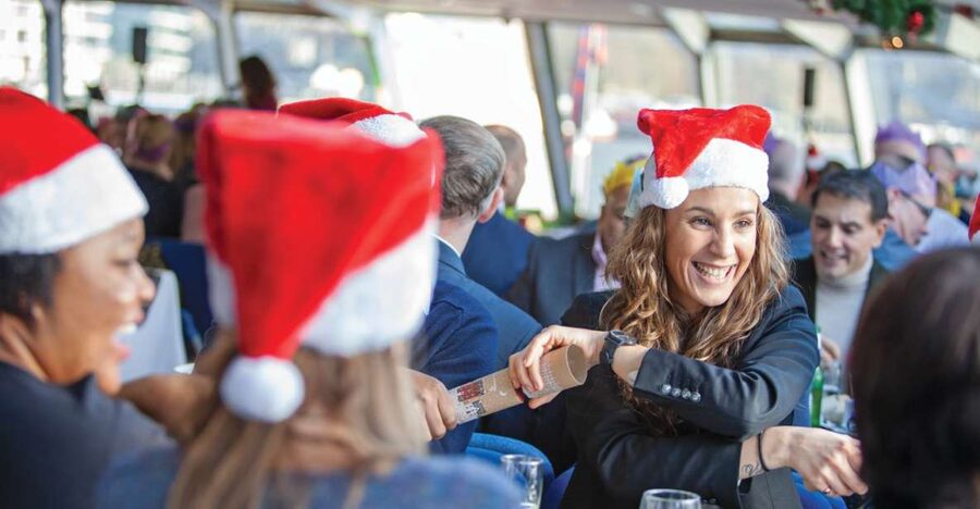 London: Christmas Party Lunch Cruise - What lunch is like on board