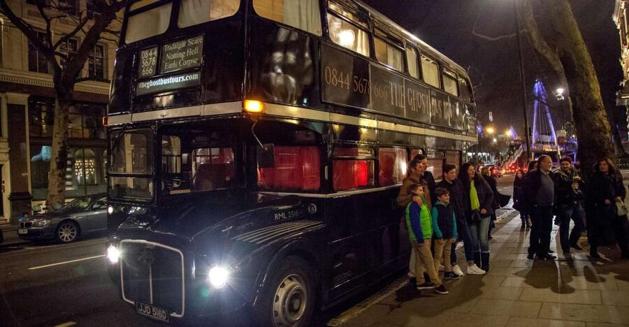 London: Comedy Horror Ghost Tour on a Bus - Westminster Abbey and the West End after dark