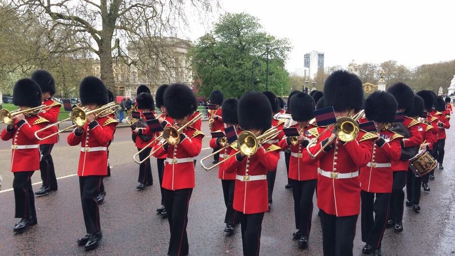 London: Customizable Walking Tour with Private Guide - A Private Introduction to Central London