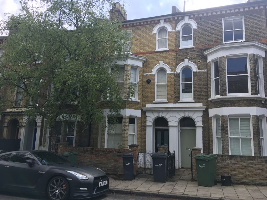 London: David Bowie Walking Tour - Starting with Bowie in Brixton