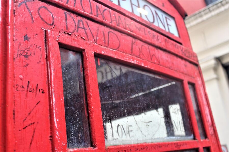 London: David Bowie Walking Tour - What the guides add to the experience
