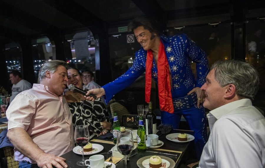 London: Dinner Cruise with Elvis Tribute on the Thames River - Dancing, champagne, and the second half of the night