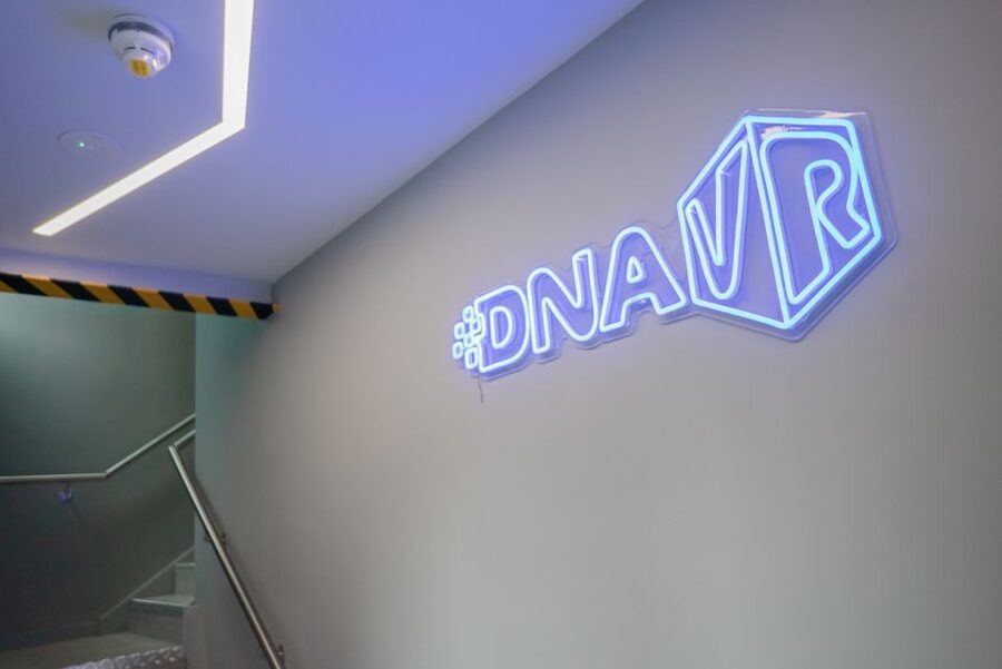 London: DNA VR experience in Hammersmith - Timing, flexibility, and practical planning