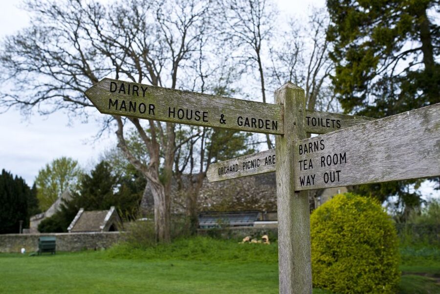 London: Downton Abbey, Cotswolds, and Highclere Castle Tour - Shilton and Bates’s Red Lion connection