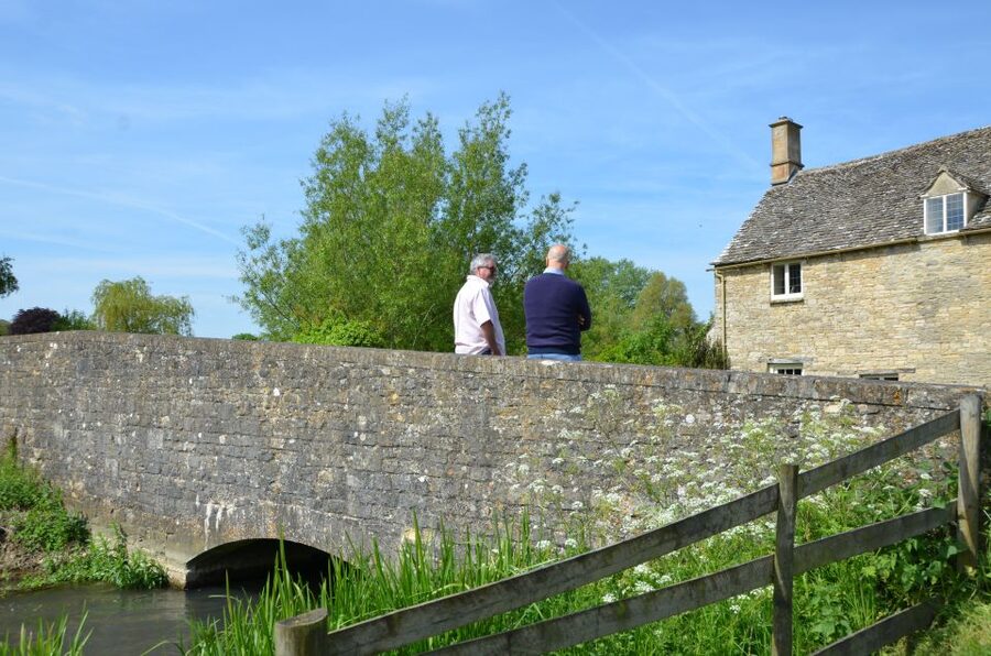 London: Downton Abbey Countryside Black Taxi VIP Tour - Accessibility, language, and booking details