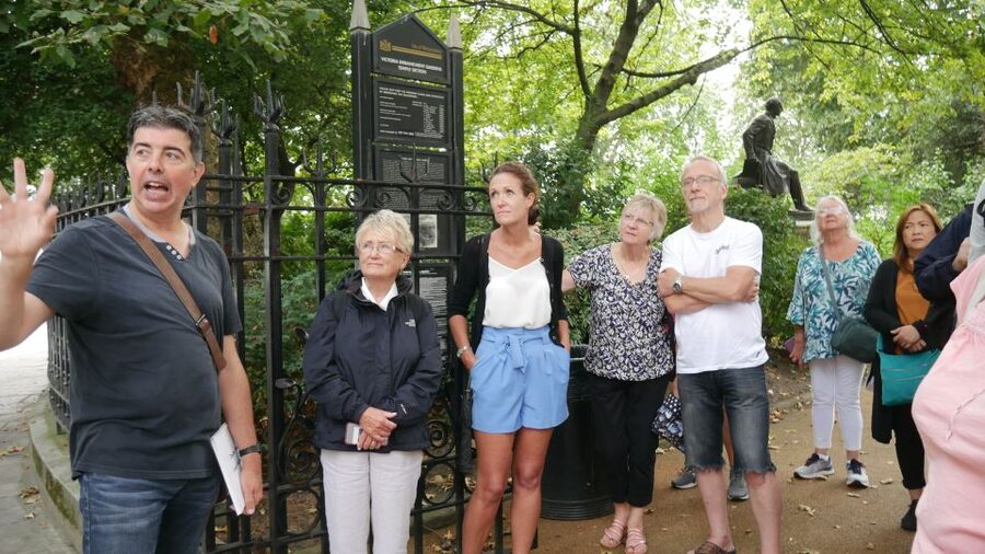 London: Downton Abbey Guided Walking Tour - Lady Rose, Jack Ross, and a risky London evening