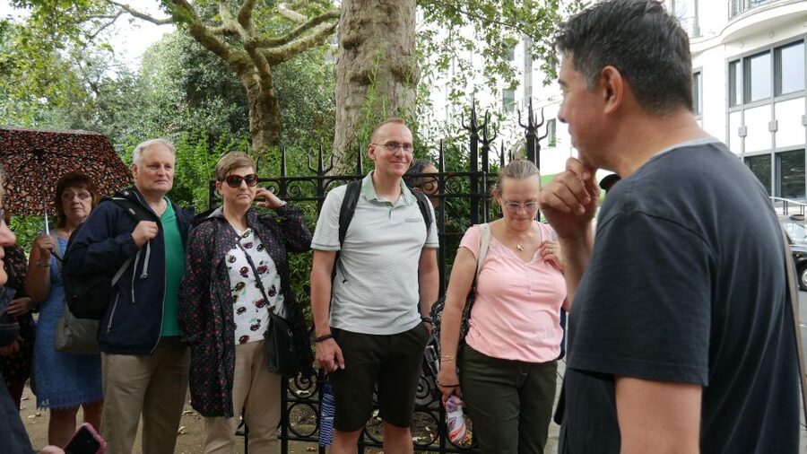 London: Downton Abbey Guided Walking Tour - Edith, Gregson, and the London restaurant
