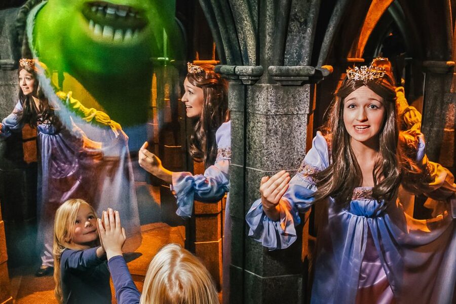 London: DreamWorks Shrek's Adventure Tour - Boarding the magical 4D bus with Donkey