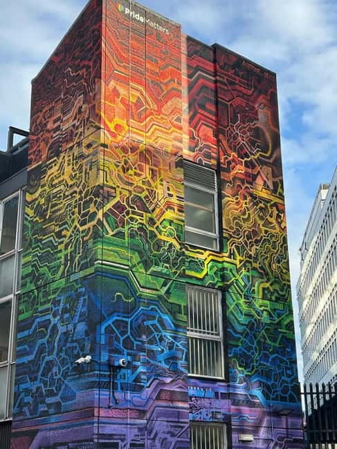 London: East End Instagrammable Street Art & Graffiti Tour - The artotel mural and Shoreditch’s changing face
