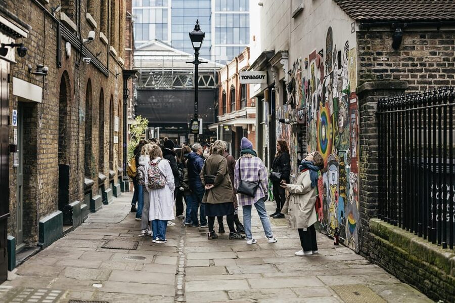 London: East End Street Art Tour and Spray Painting Workshop - The best parts, and the limits