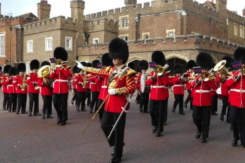 London: Essential Tour and Changing of the Guard, in Spanish - Key points before you book