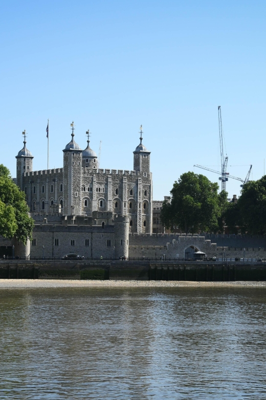 London: Explore The Tower of London & Tower Bridge! - The journey to the Tower