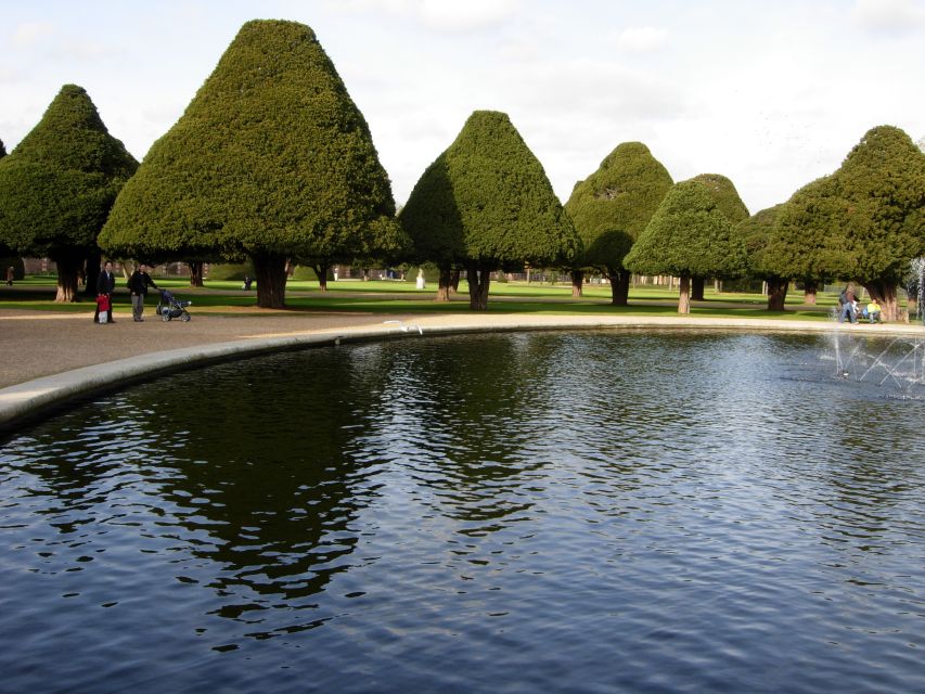London: Famous Landmarks of the City by Car - Who should book this London tour?
