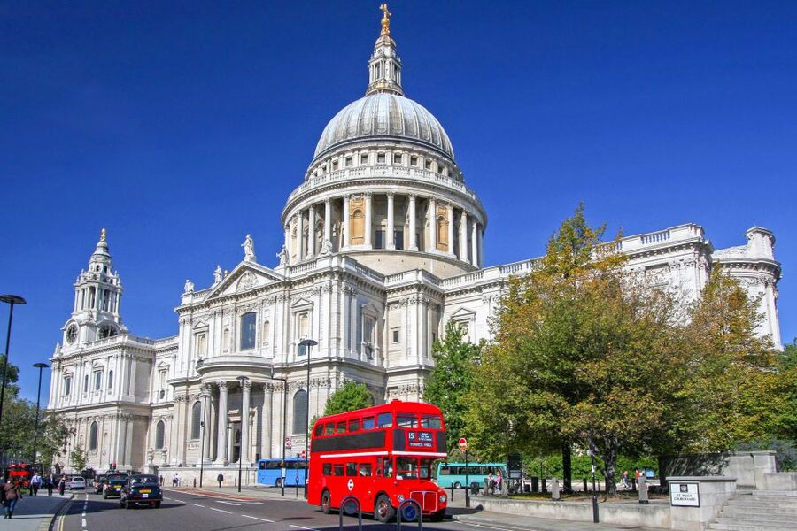 London: Full-Day Sightseeing Bus Tour with River Cruise - Guides, Languages, And Meeting Point Risks