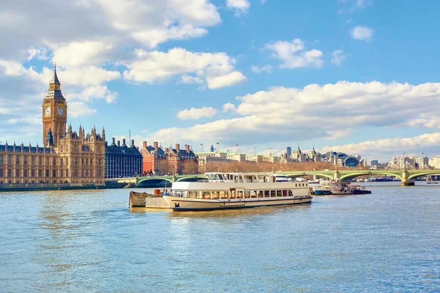 London: Full-Day Sightseeing Bus Tour with River Cruise - Seeing Westminster and Belgravia From The Coach