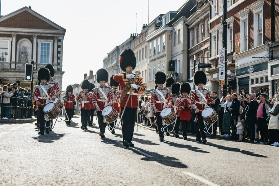 London: Full-Day Windsor, Stonehenge, and Oxford Tour - Should you book the Windsor, Stonehenge, and Oxford tour?