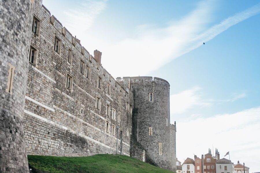 London: Full-Day Windsor, Stonehenge, and Oxford Tour - Stonehenge and the prehistoric stone circle