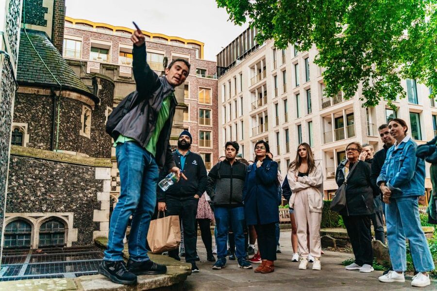London: Ghastly Ghosts 2-Hour Walking Tour - Is $33 good value for two hours?