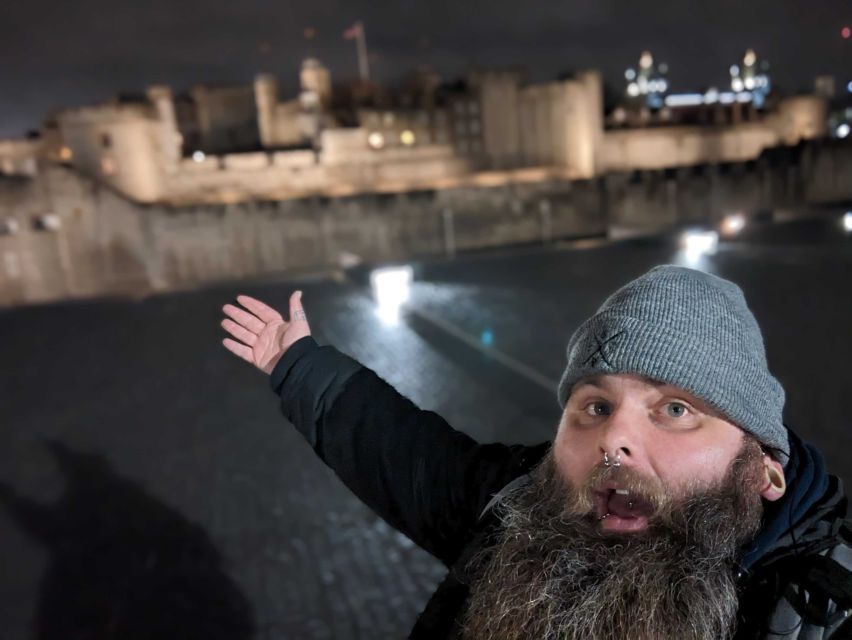London: Ghost Walk and River Thames Boat Ride - Choosing the Underground instead of the boat