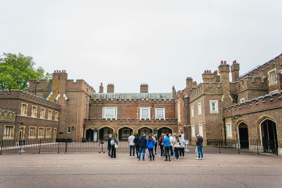 London: Ghost Walk and River Thames Boat Ride - Finishing at the Tower of London