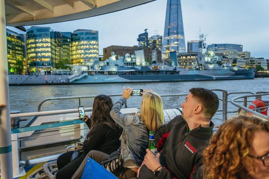 London: Ghost Walk and River Thames Boat Ride - Green Park and St James’s Palace: royal power with a darker edge