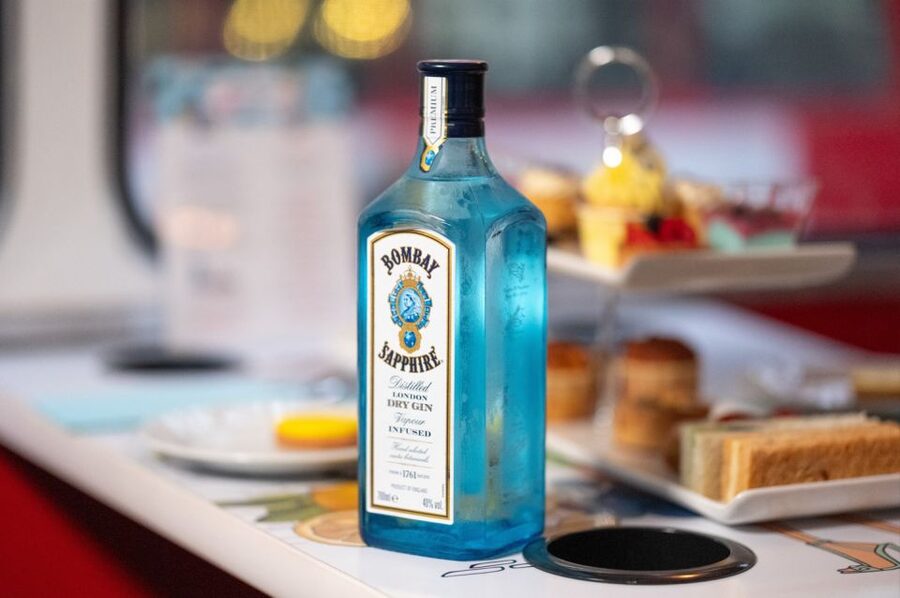 London: Gin and Afternoon Tea Bus Tour with Audio Guide - What this London bus tour actually feels like