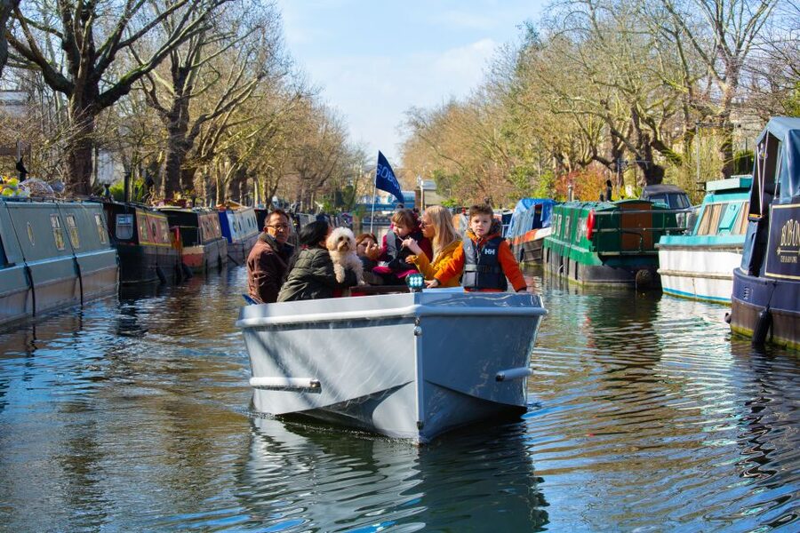 London: GoBoat Rental for Regent's Canal & Paddington Basin - Boarding with a group of eight