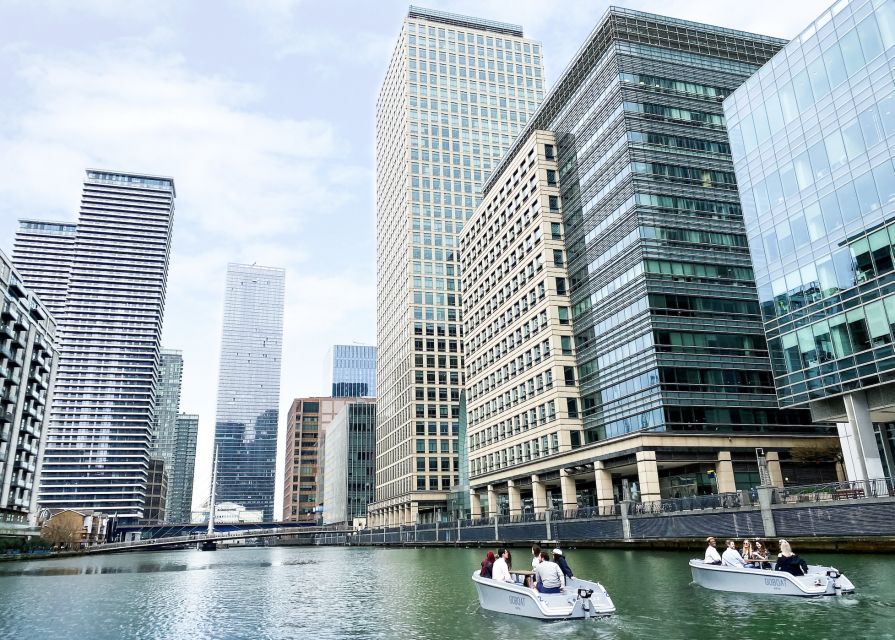 London: GoBoat Rental in Canary Wharf with London Docklands - Steering through Bellmouth Passage
