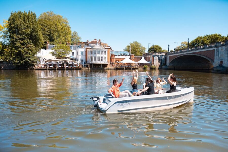 London: GoBoat Rental in Kingston upon Thames - Your first minutes on the Thames