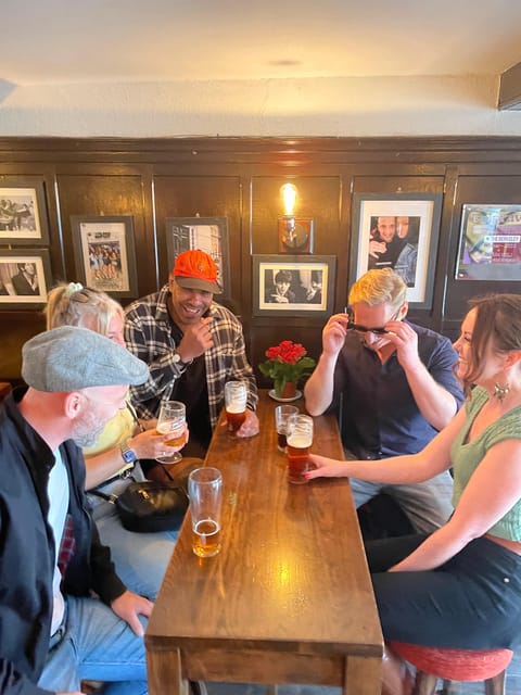 London: Great British Pubs Walking Tour - The notorious pub where crooks met nobility