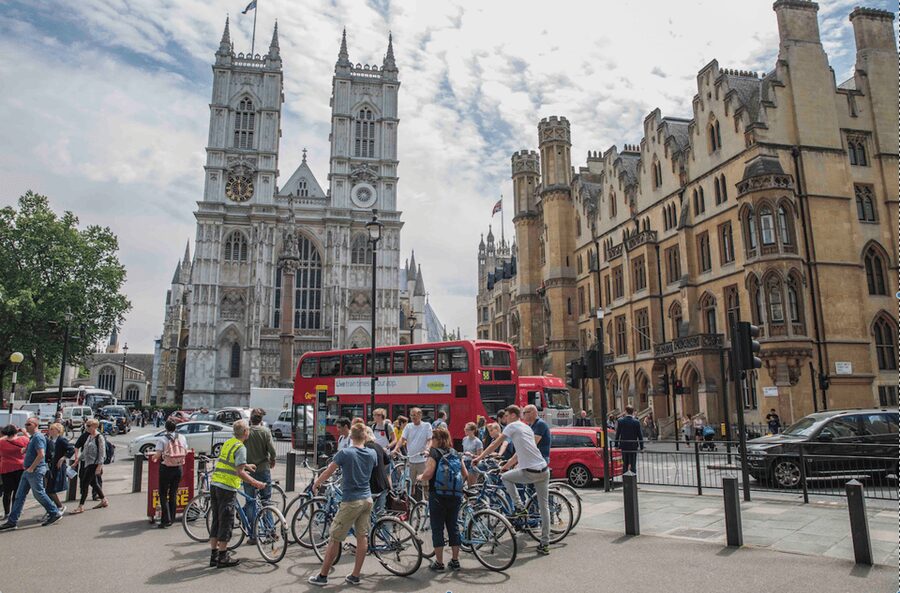 London: Guided Bike Tour of Central London - Horse Guards Parade and the royal parks