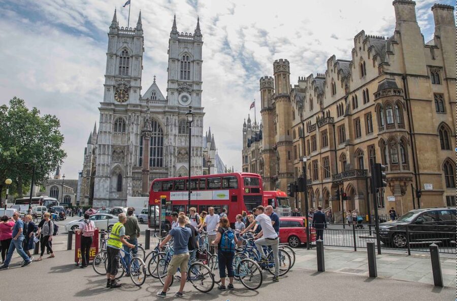 London: Guided Bike Tour of Central London - Guides who shape the experience