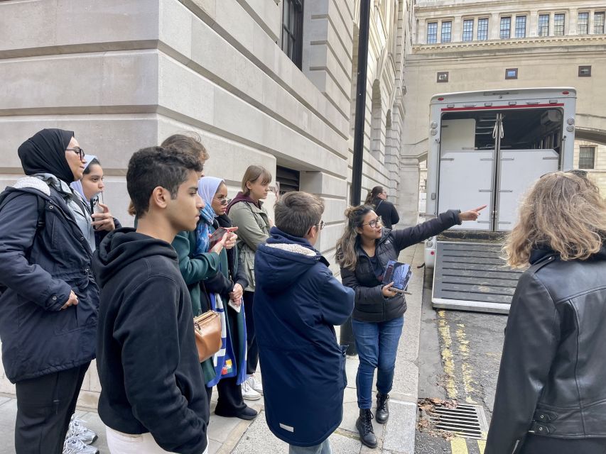 London: Guided Harry Potter Tour - Millennium Bridge: recognize the movie setting