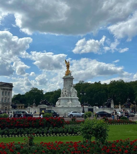 London: Guided Walking Tour with Changing Of The Guard - Finishing near Westminster Bridge