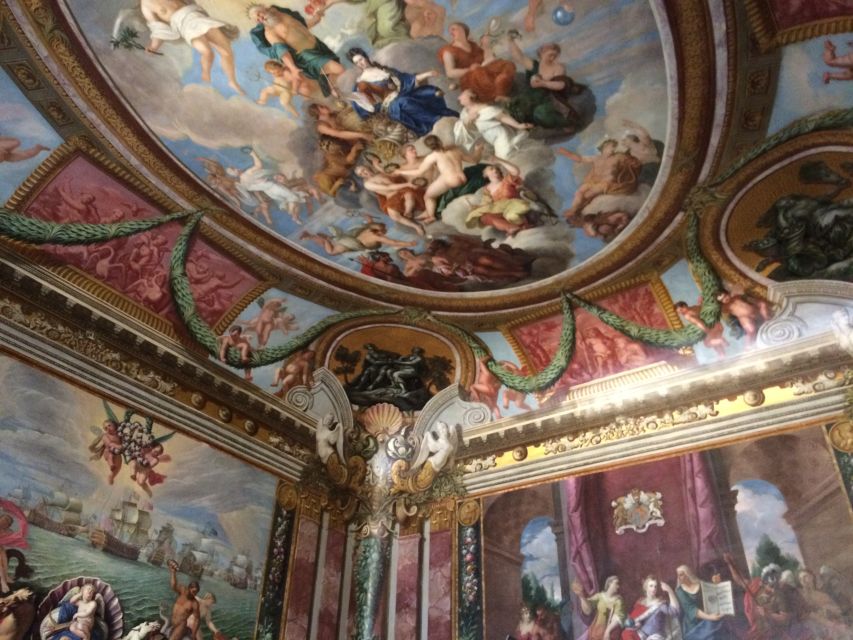 London: Hampton Court Private Guided Tour - Who will enjoy this four-hour private tour?