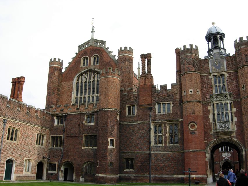 London: Hampton Court Private Guided Tour - Hampton Court’s 60 acres of gardens
