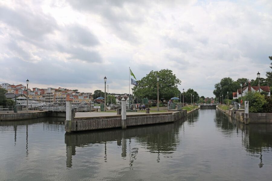 London: Hampton Court to Kew River Thames Cruise - Why This Thames Cruise Makes Sense