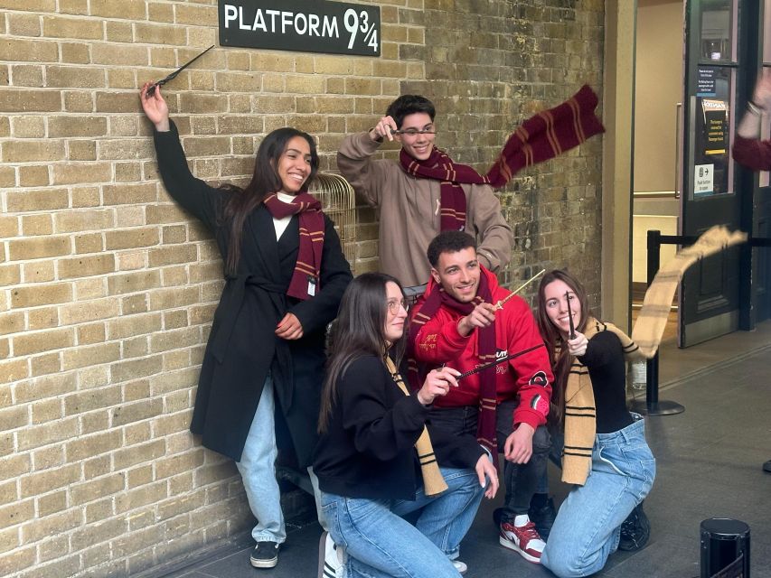 London: Harry Potter Black Cab Tour with Hotel Pick Up - St Paul’s Cathedral and Millennium Bridge